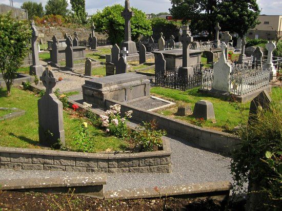 Forthill Graveyard