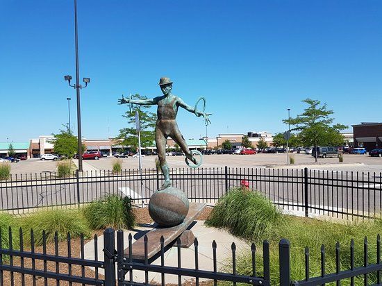 Novi Town Center Shopping Center