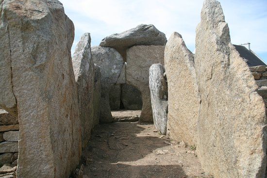 Centre d' Interpretation de Menez Dregan