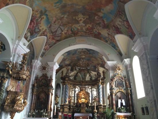 Urunk mennybemenetele plebaniatemplom