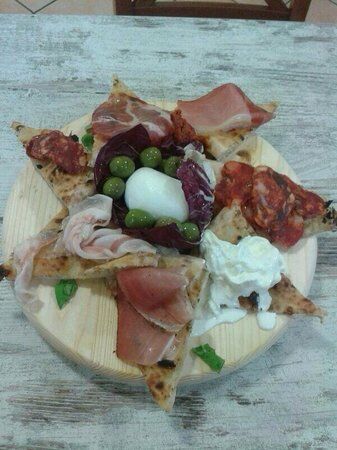 Da pecchia pizzeria e sfizi napoletani