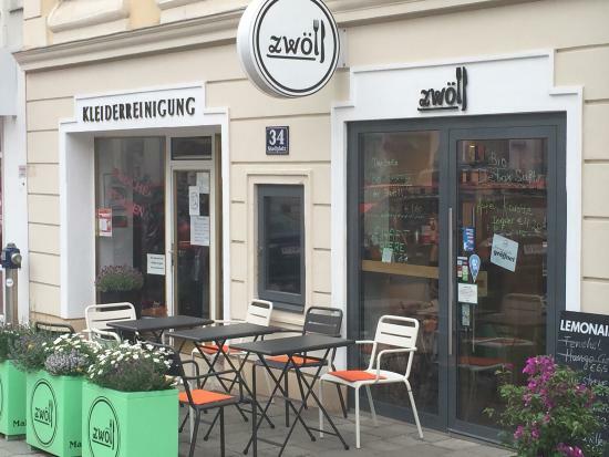 Zwölf Deli