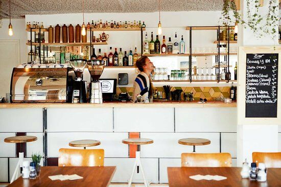 Mama's Restaurant & Cafe