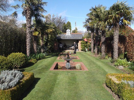 Apple Court Garden and Nursery