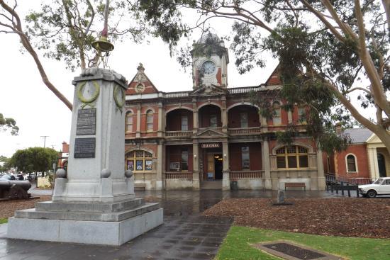 Eaglehawk Town Hall and Mechanics Institute