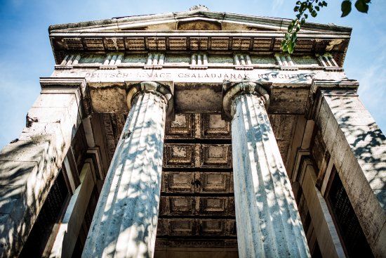 Salgotarjani Street Jewish Cemetery