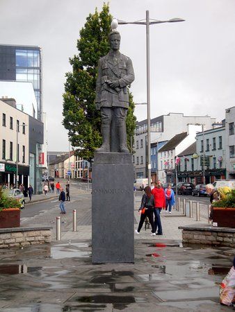 Liam Mellows Monument
