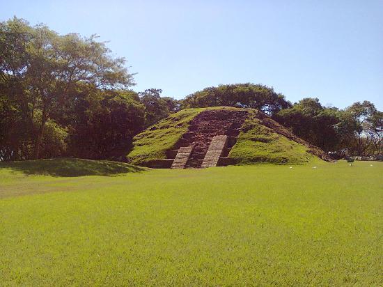 Parque Arqueologico Cihuatan