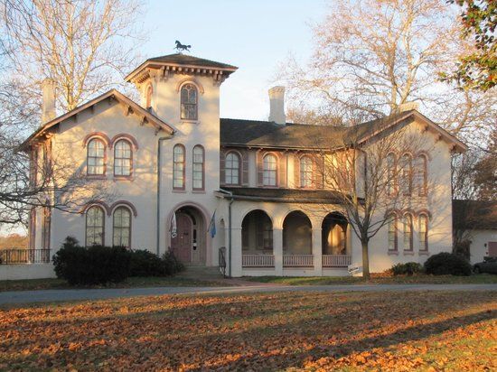 Governor Ross Mansion and Plantation