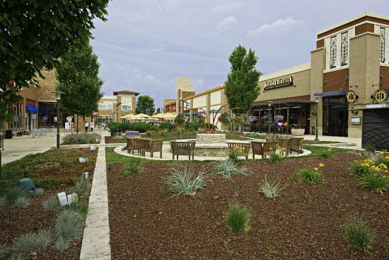 Promenade Bolingbrook