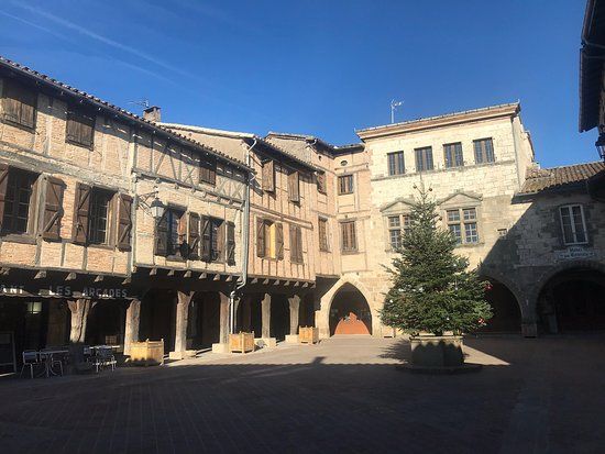 Castelnau-de-Montmiral