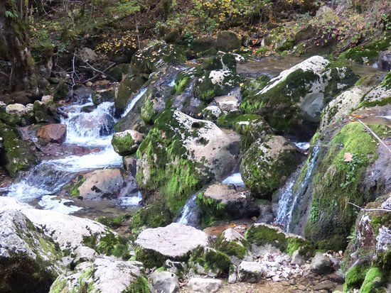 Reculée et Cascade de La Frasnée