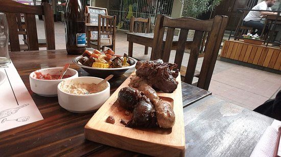 La Tabla Beer & Grill