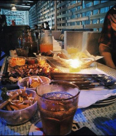 Decobar Grill & Chill