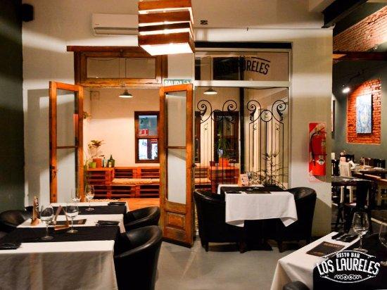 Los Laureles