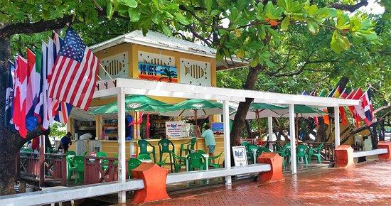 Big Lee's Beach Bar