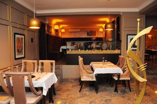 355 Steakhouse and Lounge