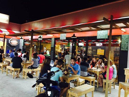 Rookies Sports Bar and Grill