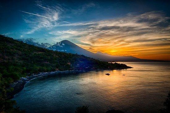 Warung Sunset Coin Amed