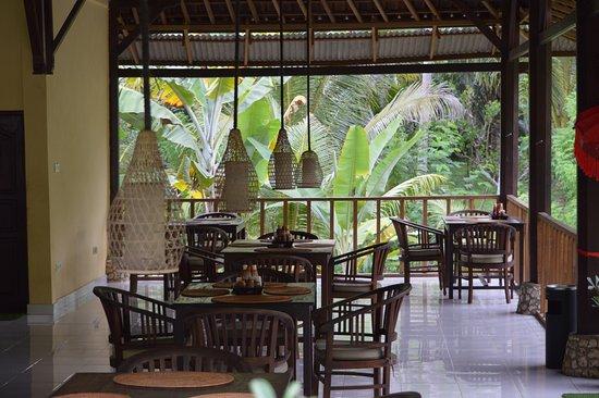 Tarzan Marriott Bar & Restaurant