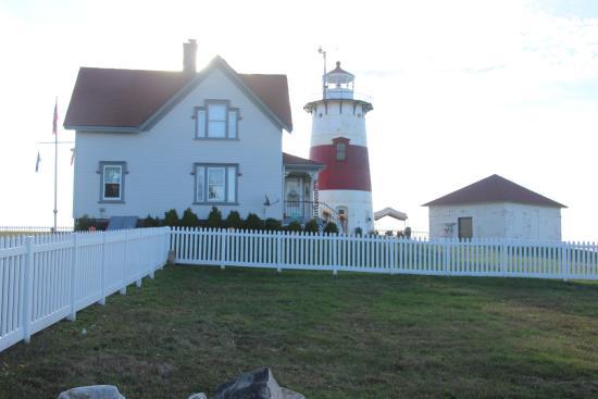 Stratford Point Lighthouse