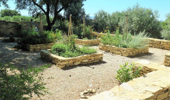Le Jardin Médiéval de Notre Dame d'Aubune