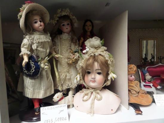 Musée du Jouet et de la Poupée Ancienne