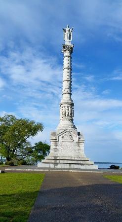 Yorktown Victory Monument