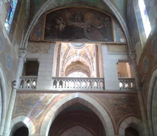 L'église paroissiale Saint-Jean-Baptiste-Notre-Dame-des-Infirmes
