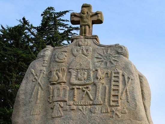 menhir de Saint-Uzec