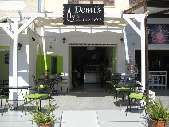 Demi's Bistro