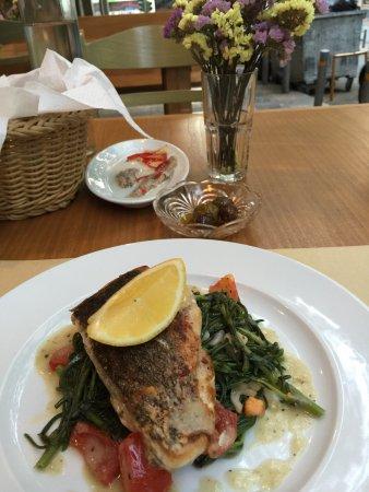 Paraligousa Restaurant