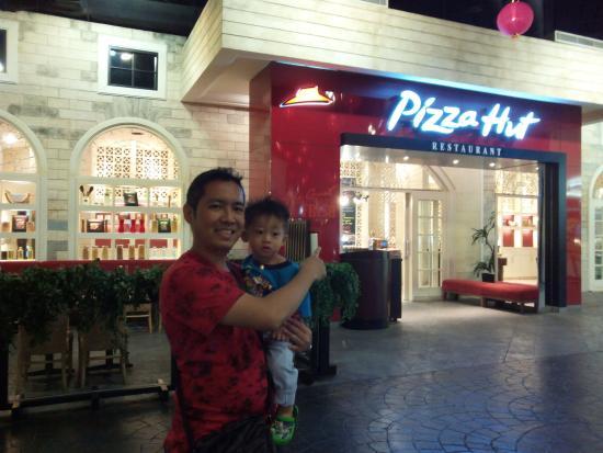 Pizza Hut Ciputra World