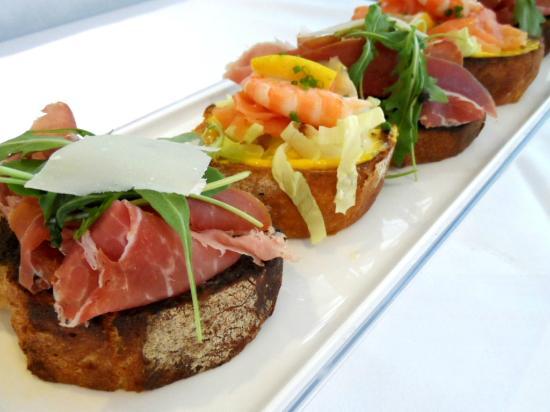 AC Lounge Bar & Restaurant