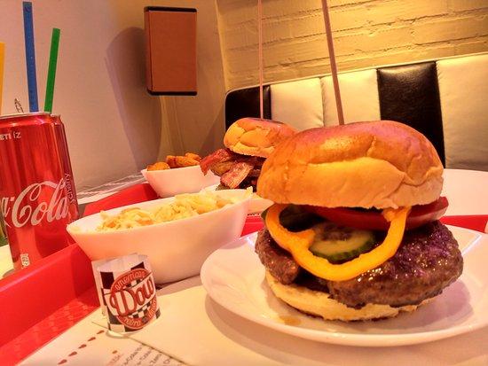 WOW American Retro Diner