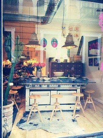 No-lugar the art company