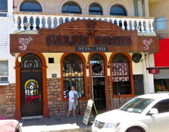 Salon Regis