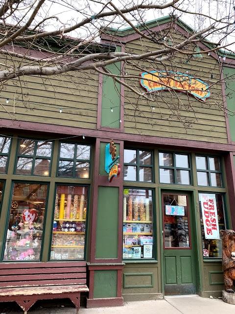 Fuzziwig's Candy Factory