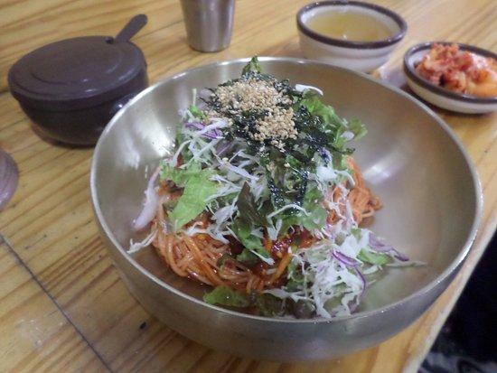 Mr. Lee's Gupo Noodles