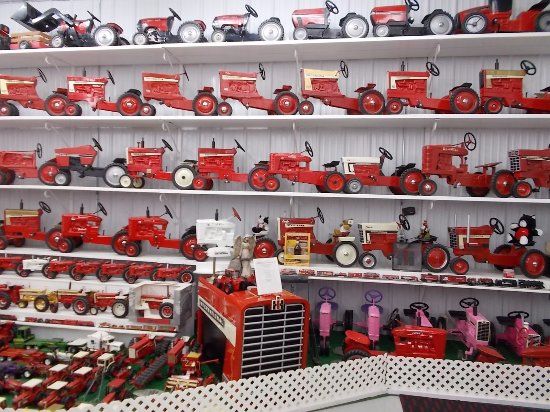 Farmall-Land USA