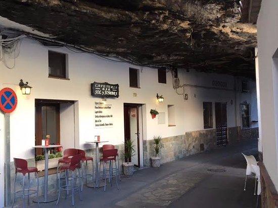 Cafeteria bar sol y sombra