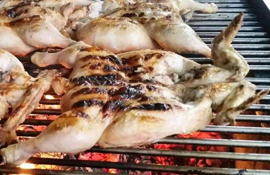 Asador de Pollos Al Carbón Ronda Triana