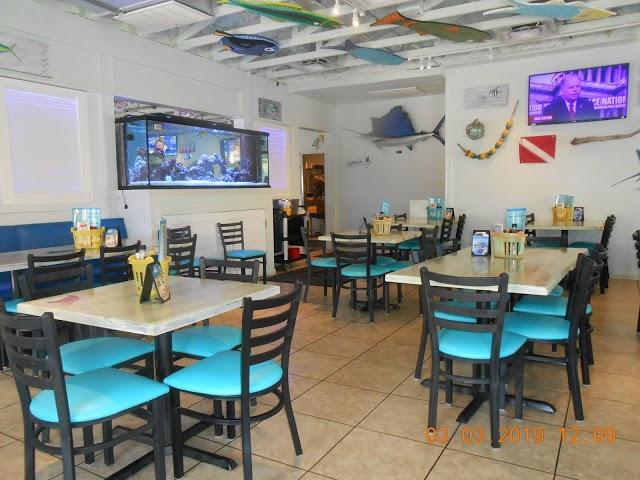 FINS Seafood & Dive Bar