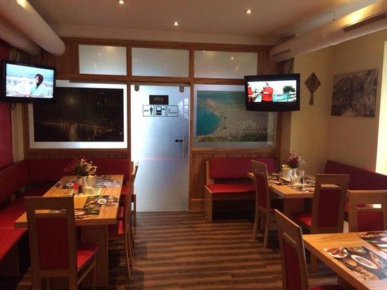 Cafe Restaurant Varoli