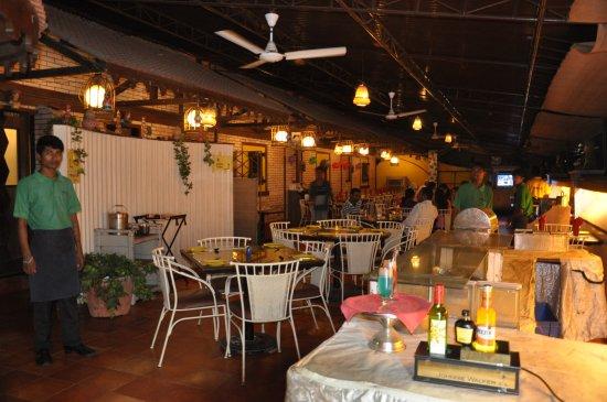 Pithora Garden Restaurant