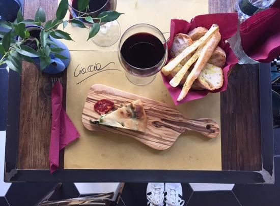 チアッチャ コイ チッチョリ ヴィア モラ