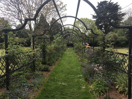 Tessier Gardens