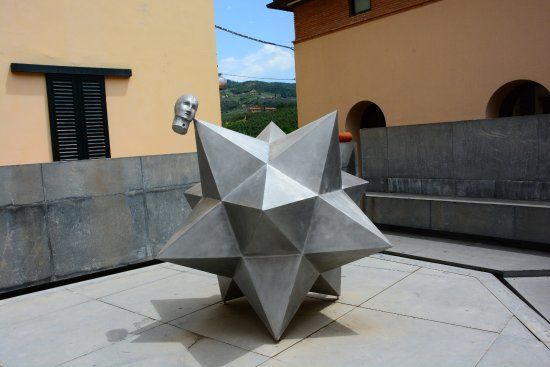 Piazza dei Conti Guidi