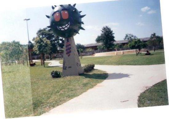 Praca Mamonas Assassinas