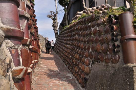 Tokoname City Pottery Footpath